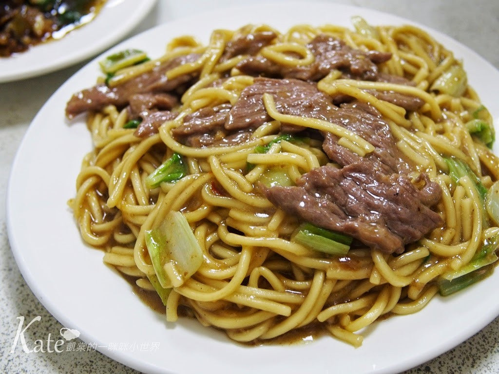 牛肉炒粗麵